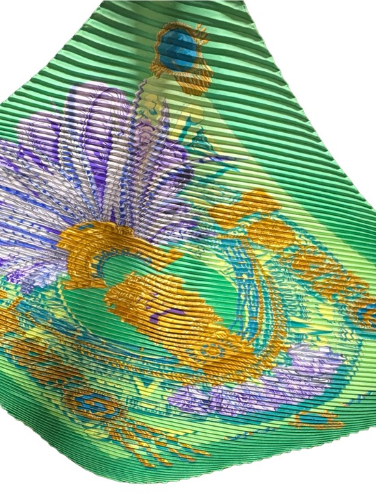 Hermes Accessories - HERMES Plisse Pleated 100% Silk Scarf Green Gold GUC w/ Box